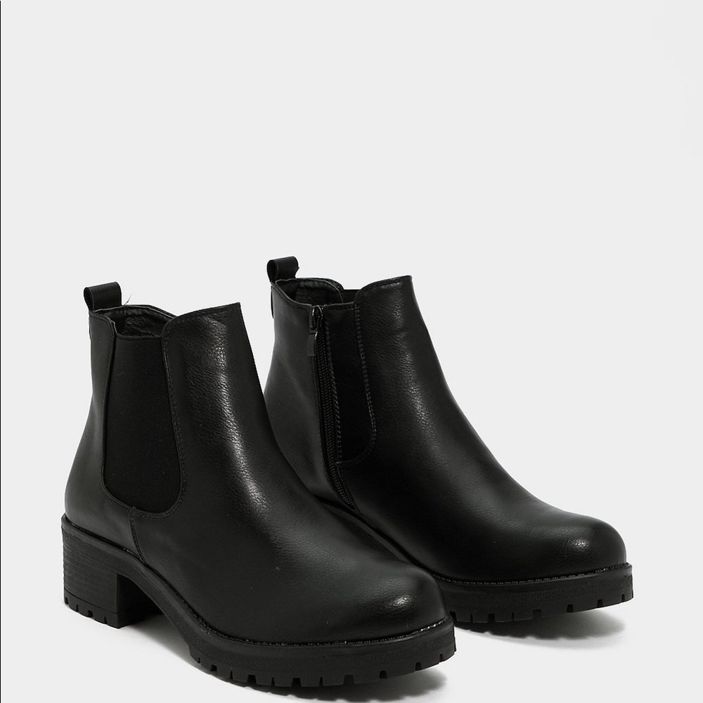 NASTYGAL CHELSEA BOOTS